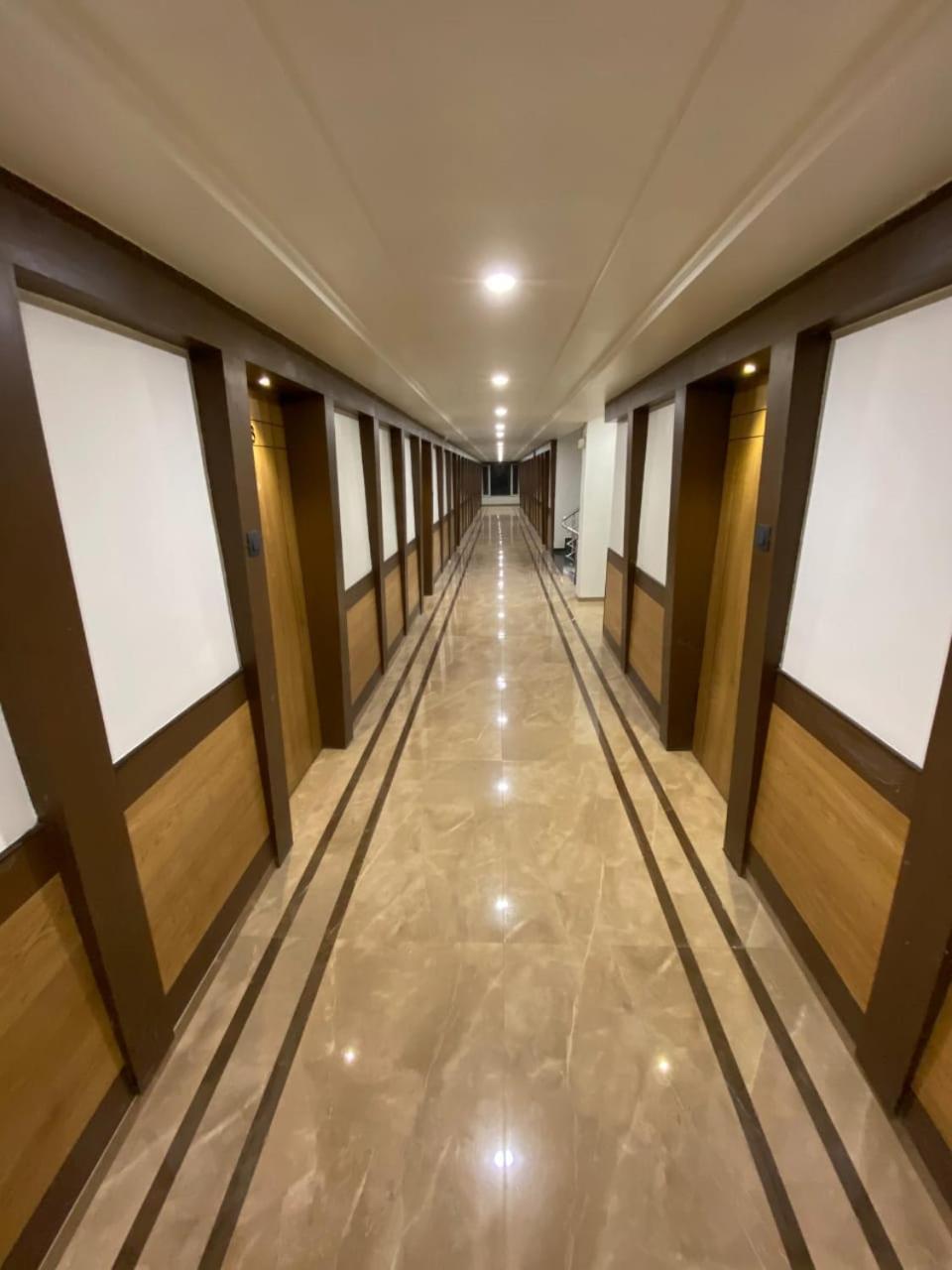 Hotel Evershine Rajkot Exterior photo