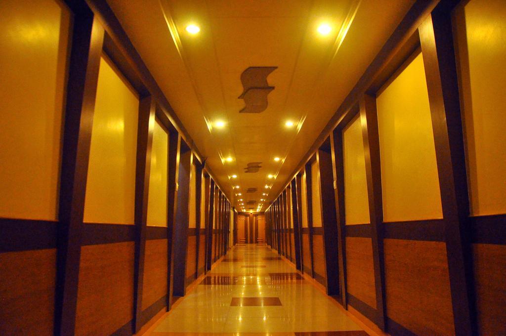 Hotel Evershine Rajkot Exterior photo